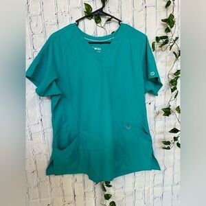Wonder‎ wink teal blue scrub size XL PANTS AND LARGE TOP. SOLD TOGETHER